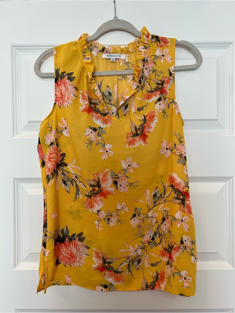 Rose + Olive Yellow Floral Ruffle Neck Sleeveless Blouse Top Size Small - Picture 5 of 9